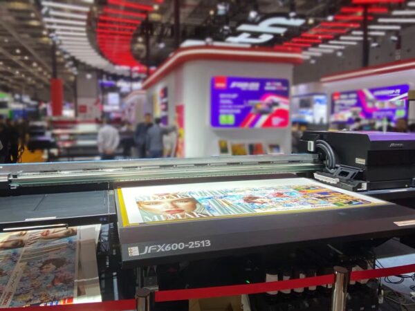 Mimaki JFX600-2513 UV-LED flatbed printer